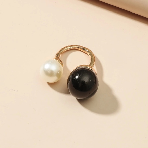 Night of Day Pearl Duo Pearl Ring, Black Pearl, Pearl Ring, Pearl Illusion Ring - Picture 2 of 3